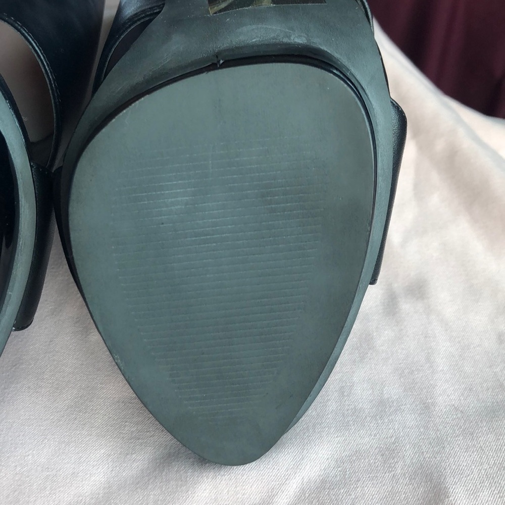Express Cut our Bootie 🔥🔥🔥 - Picture 7 of 8